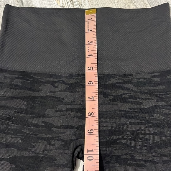 Assets by Sara Blakely Tights Size M - Picture 8 of 9